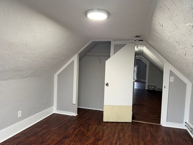 Building Photo - 446-448 Main St