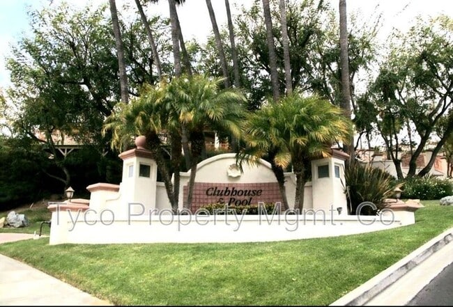 Primary Photo - 2021 Pleasant Waters Ct