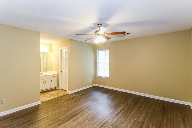 Building Photo - 9167 Valkrie Ln