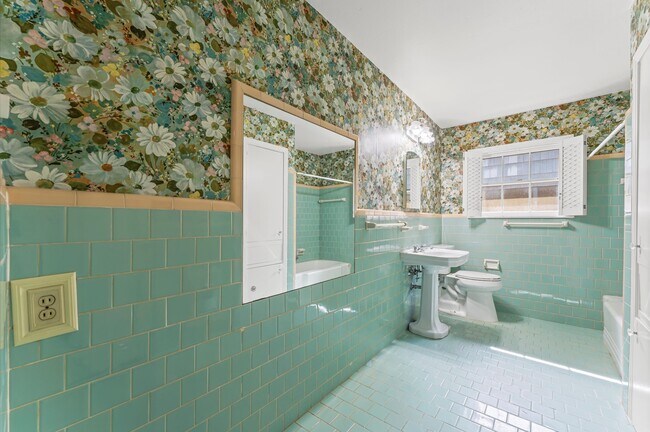 Building Photo - 4047 Merrick St