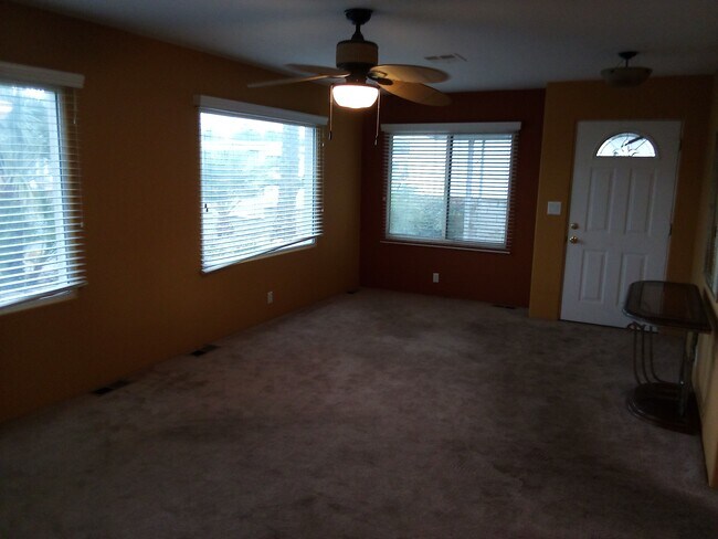 Building Photo - 73185 Palm Greens Pkwy