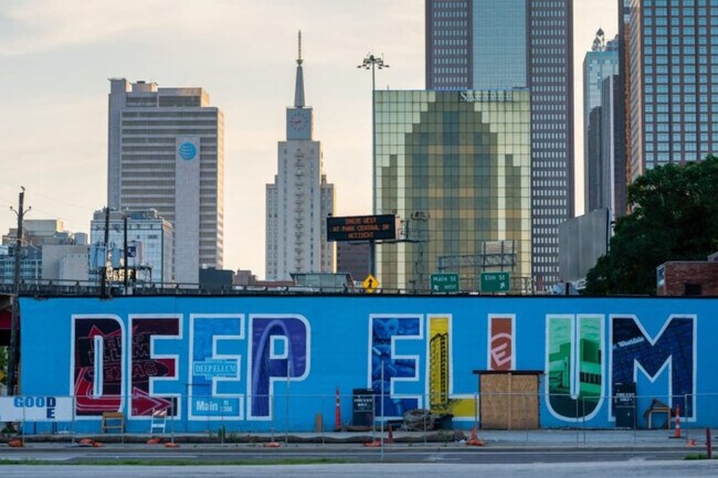 Building Photo - 264 N Walton St