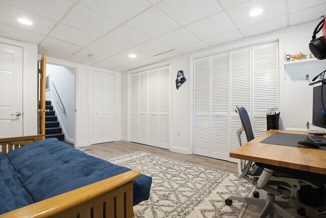 Building Photo - 49 Captain Eames Cir