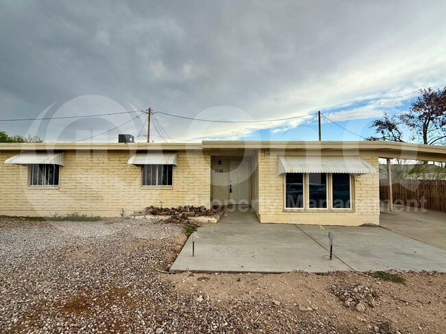 Building Photo - 2120 N 3rd Ave