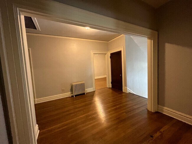 Building Photo - Central Gardens home with 4BR/2ba up w office/flex space. Wrap around, covered front porch! Pets ...