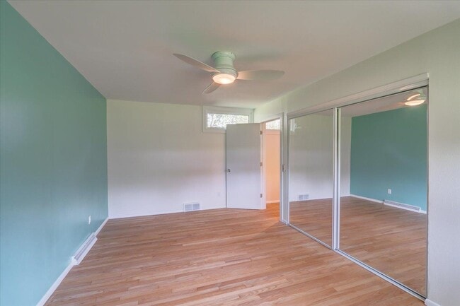 Building Photo - 5813 Anchorage Ave