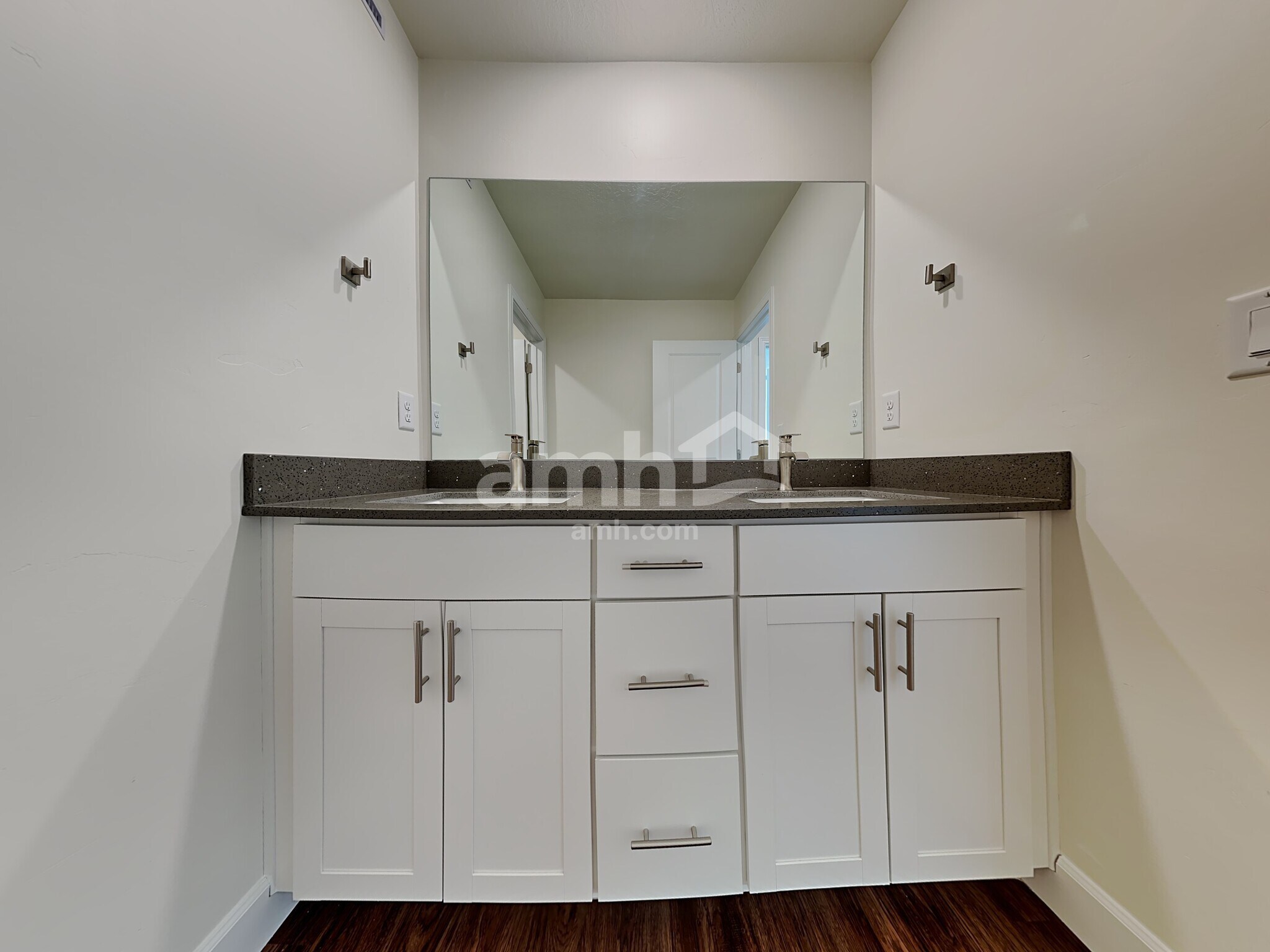 Building Photo - 6098 W Arranmore Dr