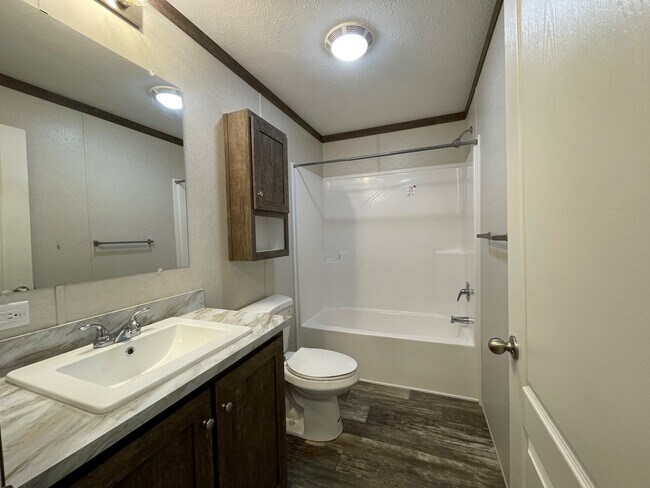 Building Photo - 204 Borman Ave