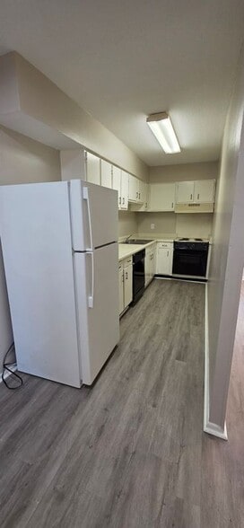 Building Photo - 650 Central Ave