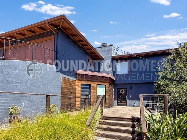 Primary Photo - Stunning Home located at the end of a cul-...
