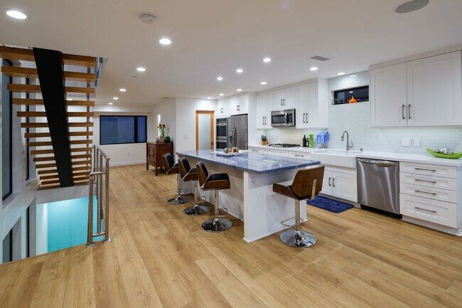 Building Photo - 3920 O-Fully Furnished | Hollywood Beach |...