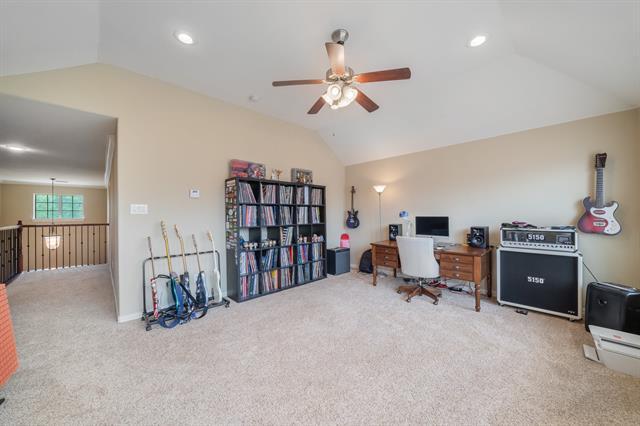 Building Photo - 2116 Chambers Dr