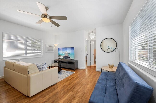 Building Photo - 3015 Seville St