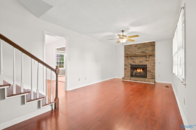 Building Photo - 104 Deer Trail