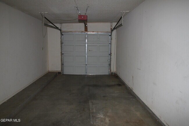 Building Photo - 10711 Ivanhoe Dr