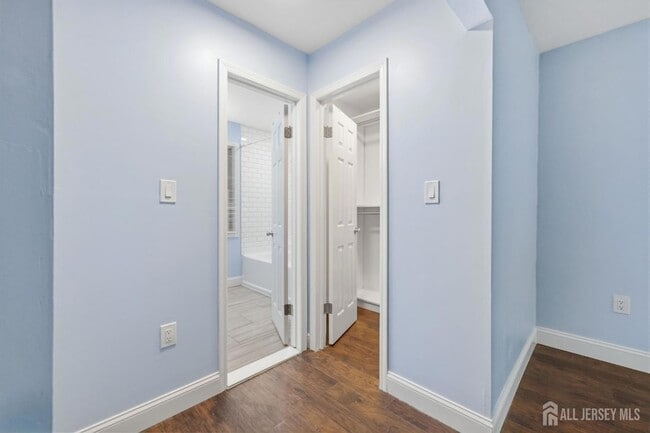 Building Photo - 1609 Mulberry Ct