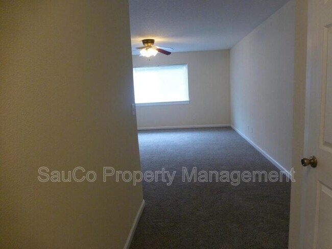 Building Photo - 1109 NE 106th Ave