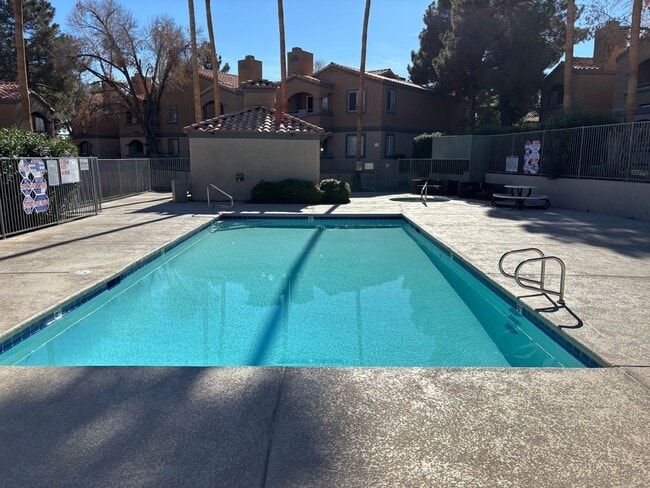 Building Photo - Gorgeous 1Bed/1Bath Fully Furnished 1st Floor Condo located in NW Las Vegas gated Community!