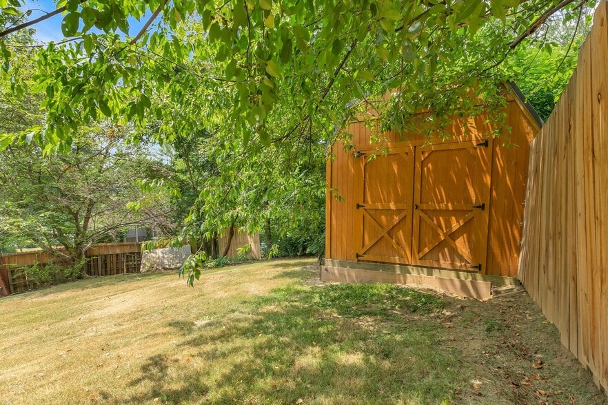 Building Photo - 1688 Overhill Rd