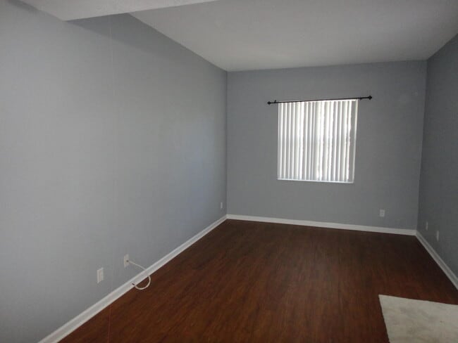 Building Photo - 2912 Hidden Hills Rd