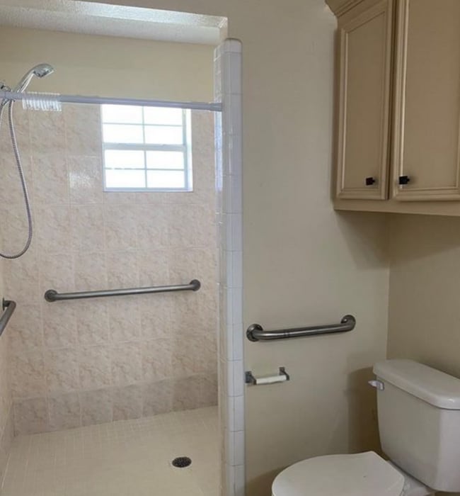 Building Photo - 225 E Maple Ave