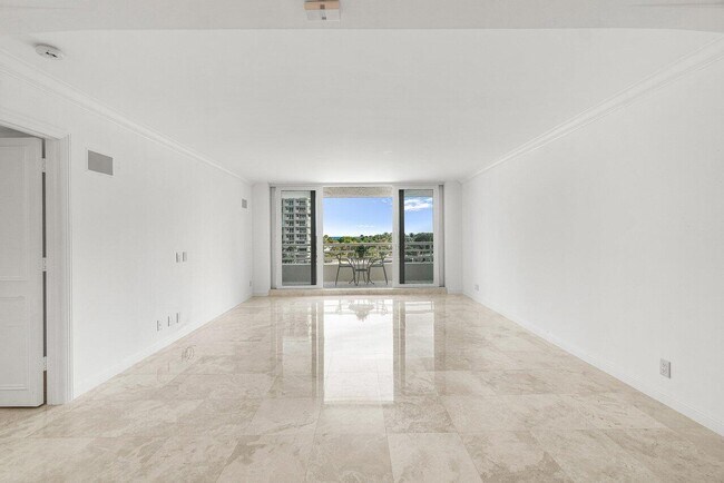 Building Photo - 4201 N Ocean Blvd