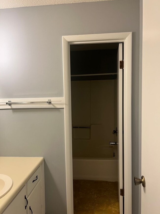 Building Photo - 108 Ridgeway Dr