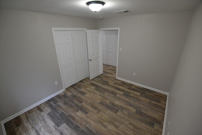 Building Photo - 5157 Cumberland Cove Dr