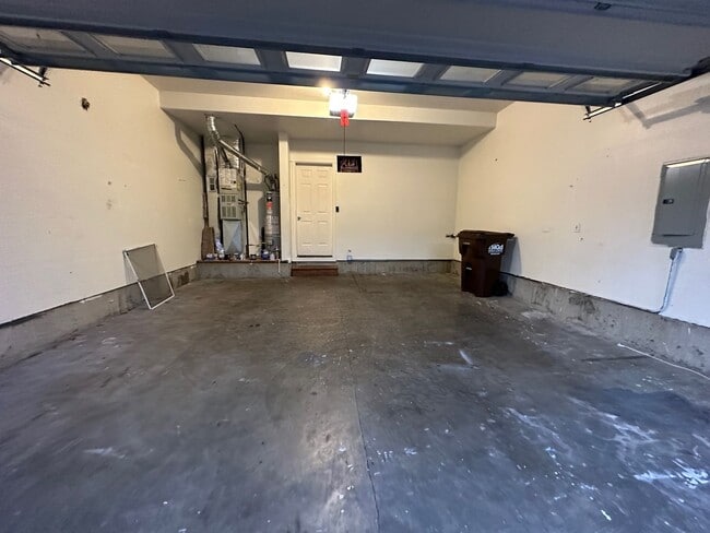 Building Photo - 5721 NE Canard Ct