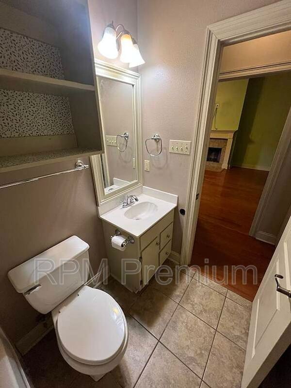 Building Photo - 3995 Water Oak Dr