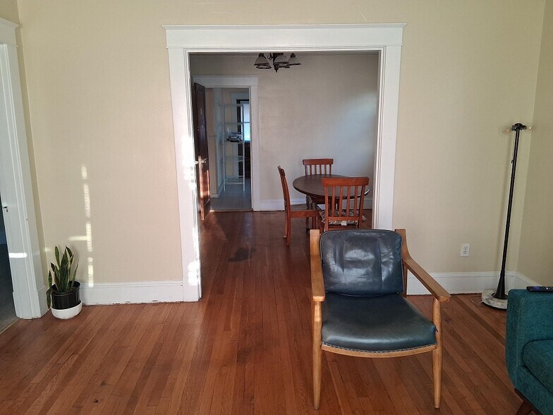 Building Photo - 2509 Seminary Ave