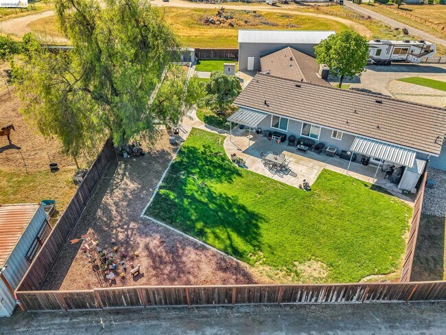 Building Photo - 59 Old Stagecoach Rd