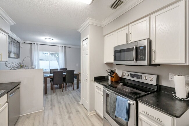 Building Photo - 12949 Fennway Ridge Dr