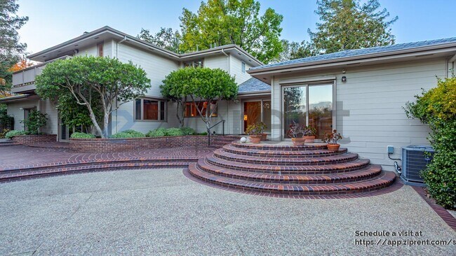 Building Photo - 16000 Greenwood Rd