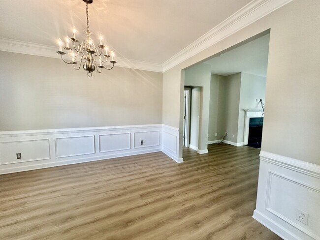 Building Photo - Spacious Four-Bedroom Home with a Bonus Room in Lawton Station!