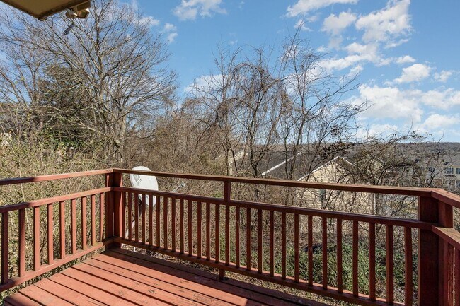 Building Photo - 5510 Country Dr