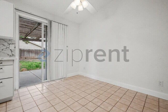 Building Photo - 8375 Grand Cru Dr