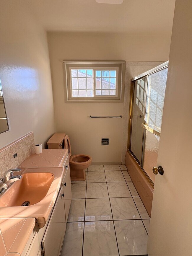 Building Photo - beautiful 4 bedroom 4 baths in West covina. Must see!