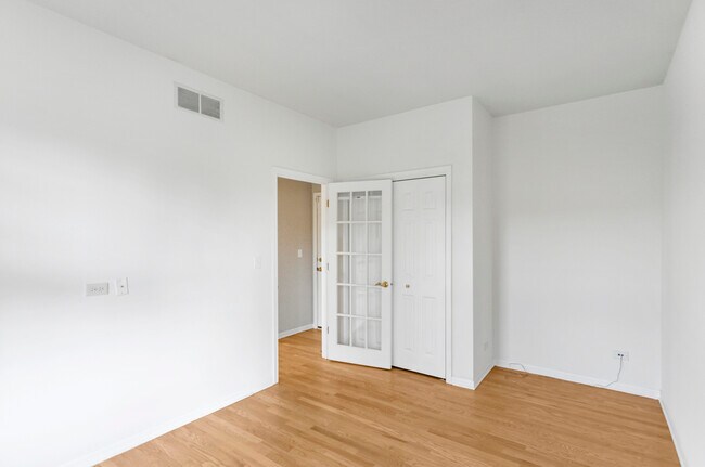 Building Photo - 40W148 Carl Sandburg Rd