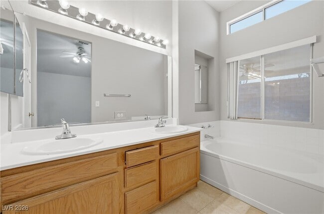 Building Photo - 5555 Airview Ct