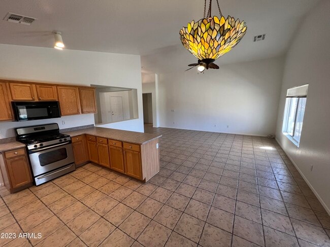 Building Photo - 12509 W Valentine Ave