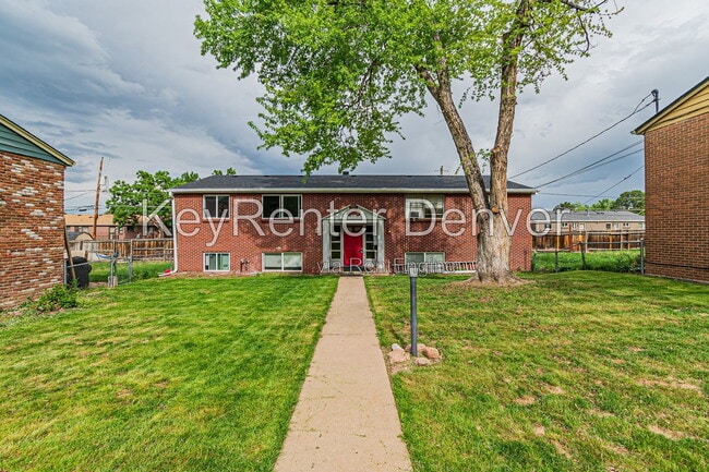 Building Photo - 2356 S Linden Ct