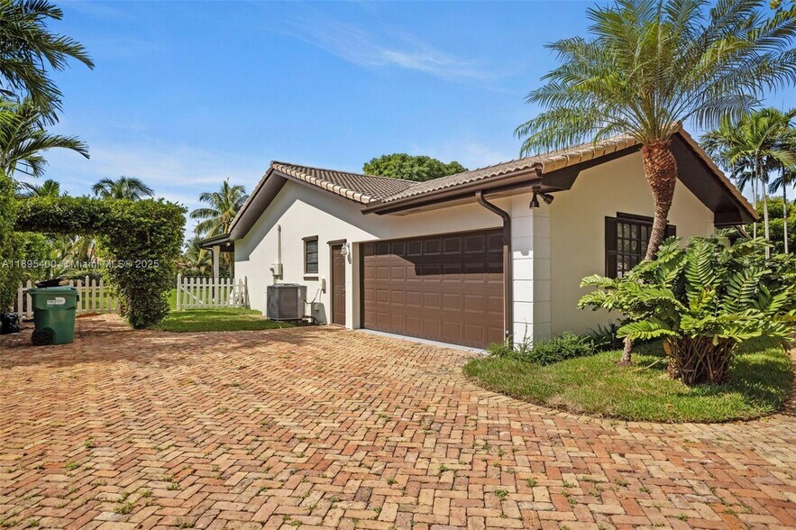 Primary Photo - 8340 SW 83rd St