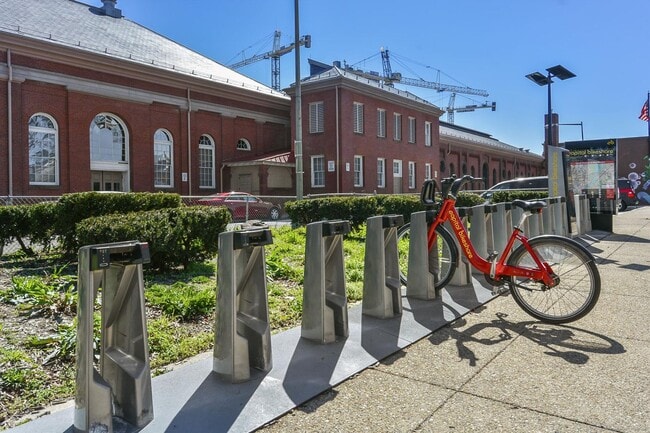 Building Photo - 150 Seaton Pl NW