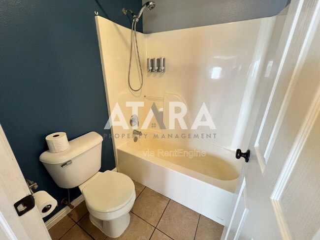 Building Photo - 1423 Salvia Pl