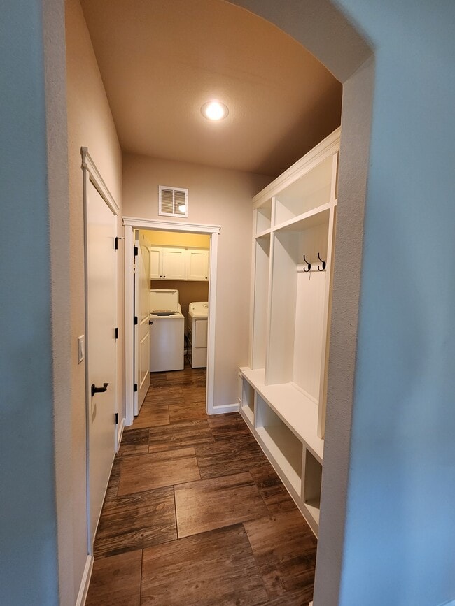 Building Photo - 2171 Enchanted Breeze Dr