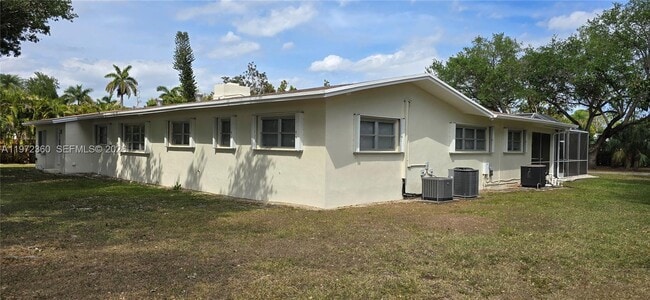 Building Photo - 6500 SW 82nd Ave