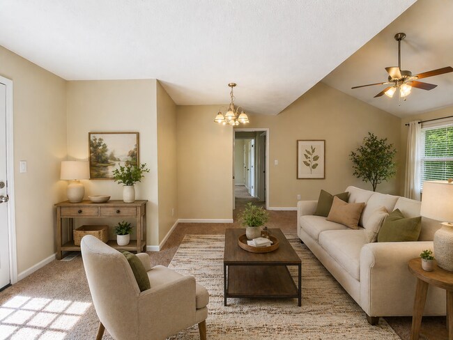 Building Photo - 3 Bed 2 Bath Spectacular Ranch Home