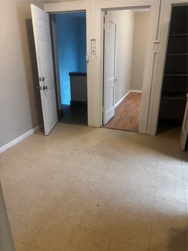 Building Photo - 5043 Alaska Ave