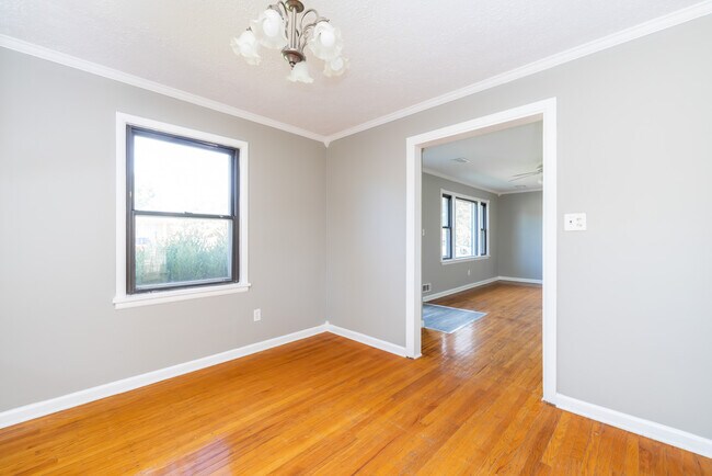 Building Photo - 7215 Earl Dr